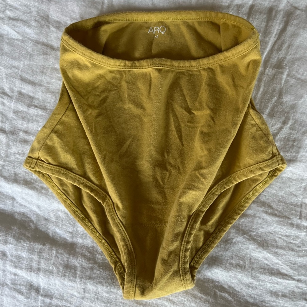 ARQ high rise bottoms- chartreuse